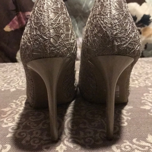Carlos Santana Champagne Stiletto Pump - Picture 5 of 5